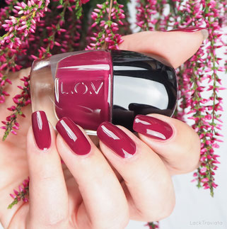 swatch L.O.V • Alluring Amethyst 210