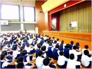 れいめい中学/高等学校にて（2012・5）
