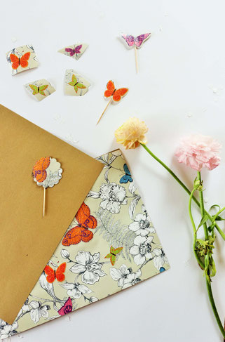 Bild: DIY Party Deko und Dekoration für die Hochzeit mit diesen Ideen aus Geschenkpapier ganz einfach selber basteln; gefunden auf www.partystories.de in Kooperation mit Jung Verpackungen