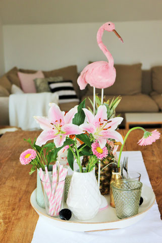 Bild: Viele Ideen für eine Flamingoparty in gold und pink mit Deko, Rezepten für Partyfood und einfachen DIY's, gefunden auf Partystories.de
