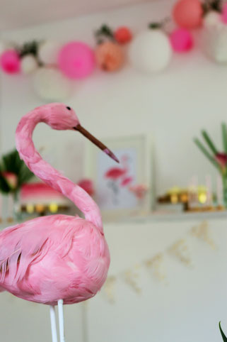 Bild: Viele Ideen für eine Flamingoparty in gold und pink mit Deko, Rezepten für Partyfood und einfachen DIY's, gefunden auf Partystories.de