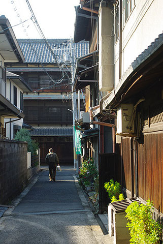裏路地の裏路地にあって場所が説明できない(笑)
