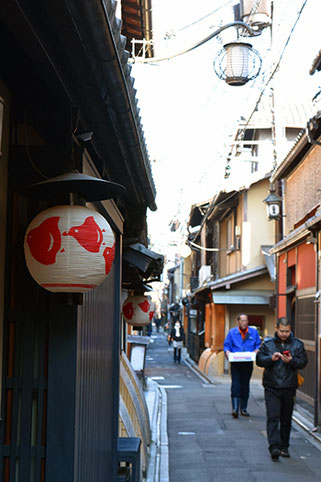 先斗町の路地にて