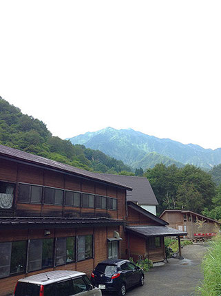 越後駒ヶ岳の登山口に佇む湯宿「駒の湯山荘」