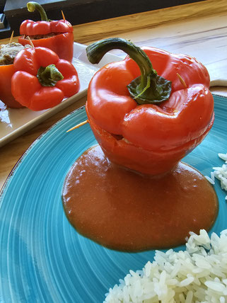 Gefüllte Paprika einfach mit Hackfleisch