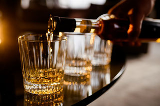 ¿Por qué hay dos formas de escribir whisky/whiskey?