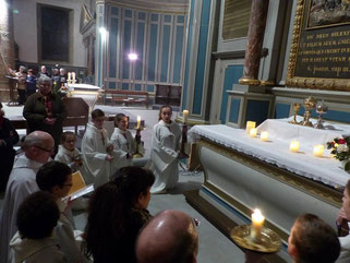 En fin de cérémonie, temps d'adoration silencieuse (St Mathieu)
