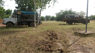 01/11/2015 - Les premiers camions arrivent sur le site du chantier