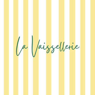 location vaisselle ancienne dépareillée chaises anciennes mobilier vintage mariage vintage mariage normandie et bretagne