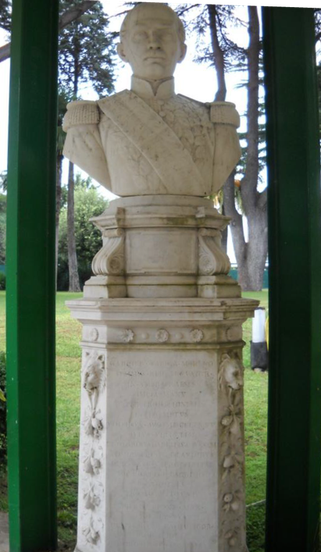 Monumento de García Moreno levantado en el Colegio Pío Latino Americano.