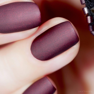 essie • ace of shades (EU 653) • Game Theory Collection (fall 2019)