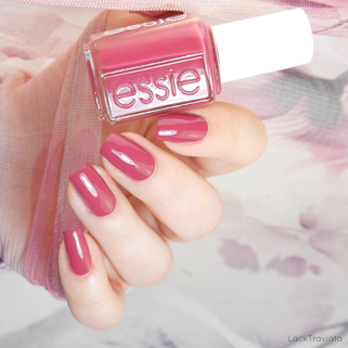 essie • stop, drop & shop (EU 579) • Say it ain’t Soho Collection (fall 2018)