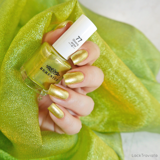 BERENICE • glowing amber 77 • Oxygen Nail Lacquer • Firework Collection