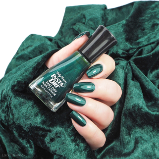 Sally Hansen • Jumpin' Jade (22) • Insta-Dri Collection fall 2013