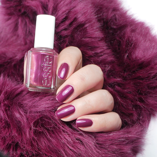 essie • without reservations • LackTraviata Flying Solo - - Collection Nagellack-Liebe