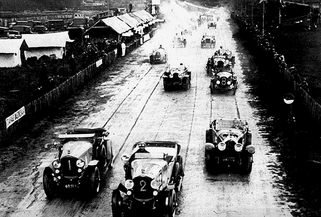 1923, première course d'endurance automobile du Mans.