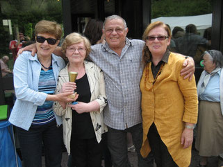 Selma Metzler (Zweite von links) mit Helene Joksch (rechts) und Matthias Liebhart und Irene Liebhart