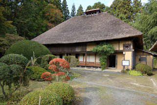千厩町小梨にある県指定有形文化財(平成８年指定)の「村上家住宅」