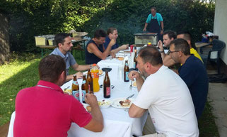 Aufgegrillt wurde am Wasserübungsplatz Langauen