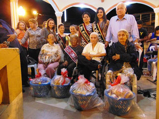 Madres de avanzada edad son agasajadas por la Administración pública municipal de Bolívar. Calceta, Manabí. Ecuador.