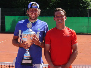 Turniersieger Christoph Negritu (TEV R.W. Fellbach) und Finalist Ralph Regus (SC Uttenreuth)