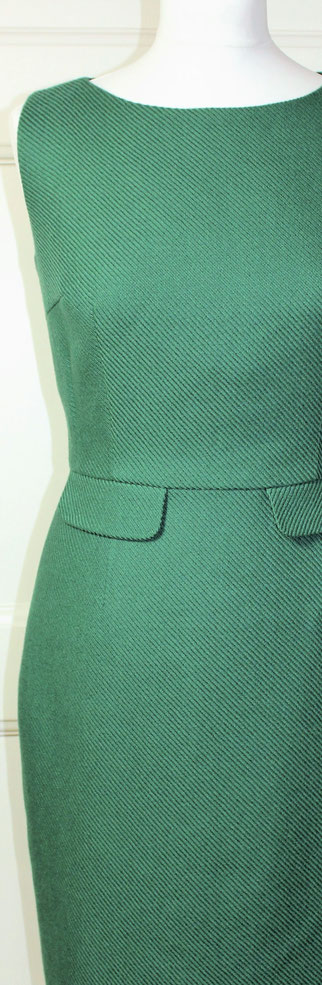 grünes 60ties Etuikleid aus Wollköper mit Taillennaht und Klappentaschen