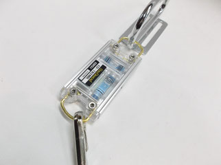 カラビナと落下防止がダイレクトに取り付けられます！