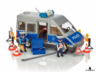 Im Paket Playmobil 9336 ist enthalten ein Polizeibus mit Zubehör für die Strassensperre und zwei Polizisten enthalten.
