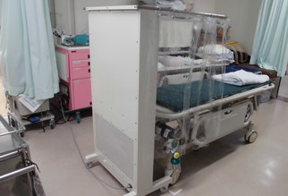 採用実績 和歌山県 医療施設 陰圧マルチユニット ベッド背面