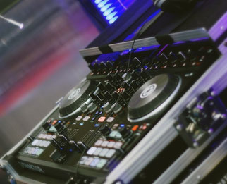 Eigene hochwertige DJ Technik aus Bremen