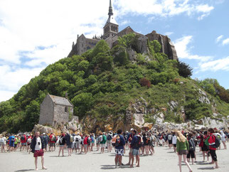 Arrivée au Mont, avec les guides