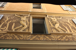 Façade in the old town of Nice