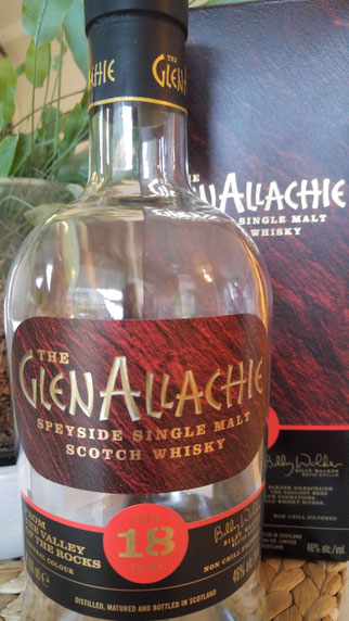 GlenAllachie 18 Jahre Flasche und Umverpackung