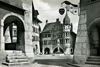 Das ehemalige Künstlerhaus Zunfthaus zu Waldleuten im Ring. Foto: Postkartensammlung der Stadtbibliothek Biel.