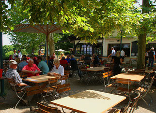 Biergarten Gastgarten Sommer Gäste