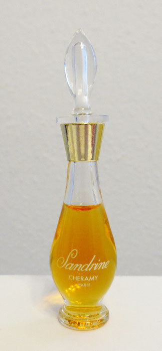 CHERAMY - SANDRINE AMPHORE PARFUM 7 ML : BOUCHON QUI SE VISSE