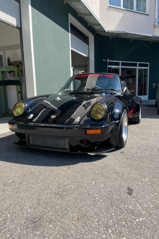 Ventilspiel-Porsche 911 RSR