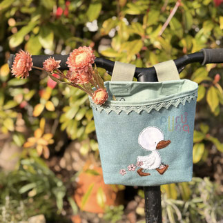Lenkertasche mit Stickmotiv
