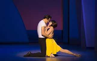 Robert Fairchild (Jerry)  et  Leanne  Cope (Lise) /          © Angela Sterling