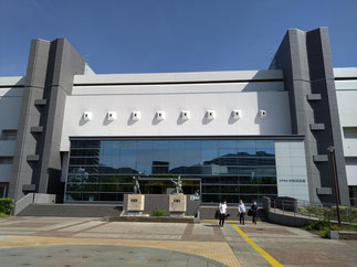 会場となった神戸市立中央体育館。