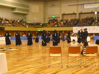 明治大学と日本体育大学の関東勢対決となった決勝戦。