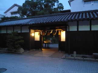夕方から神戸酒心館「さかばやし」にてＯＢＯＧ懇親会を実施