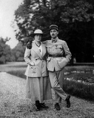 LES 2 ENFANTS D'IRENE ET DE MOÏSE : BEATRICE (1894-1945) et NISSIM DE CAMONDO (1892-1917). PILOTE DE L'ESCADRILLE F 33, SON AVION S'ECRASA LE 5 SEPTEMBRE 1917 DANS LES LIGNES ALLEMANDES DE LEINTREY AVEC LE SS-LIEUTENANT LOUIS DES ESSARTS..