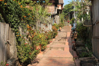 Les rues et venelles fleuries, bien propres. Certaines maisons sont transformées en guest house.