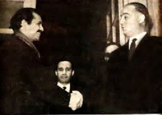 1962.  Poignée de mains avec Monsieur Bouteflika