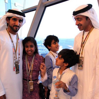 Sheikha Fatima, Sheikh Mohammed et Sheikh Zayed aux course avec le prince héritier de Dubai. (2014)