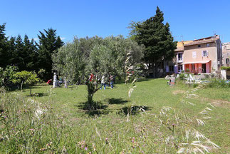 LA POUSSARDIERE. MAISON DE LOUIS BRAUQUIER.PRES DE L'ETANG DE BERRE. PHOTO DU CLUB MARIUS AVEC NOS REMERCIEMENTS. 