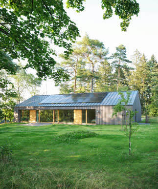Einfamilienhaus mit Holzfassade, Holzständerwerk