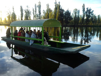 RECORRIDOS EN TRAJINERA