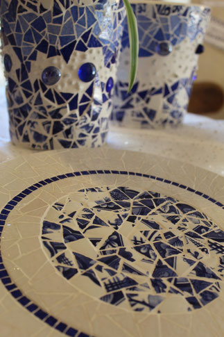 Picassiette - Centre de table bleu de Delft - Sylvie Foisel-Guigues Mosaïques - Juillet 2020 - 5